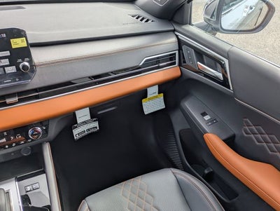 2025 Mitsubishi Outlander PHEV Base