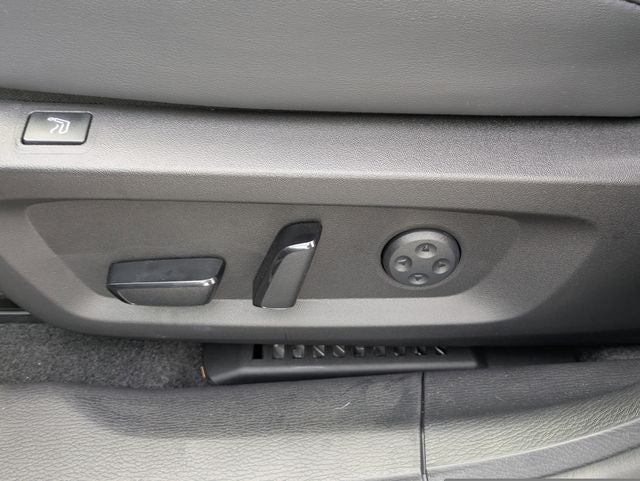 2025 Mitsubishi Outlander PHEV Base