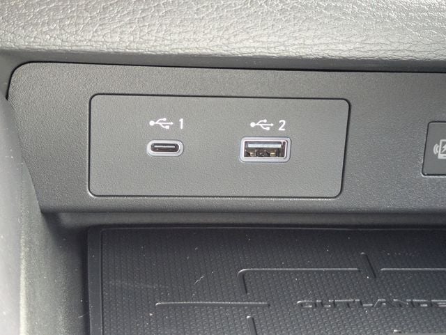 2025 Mitsubishi Outlander PHEV Base