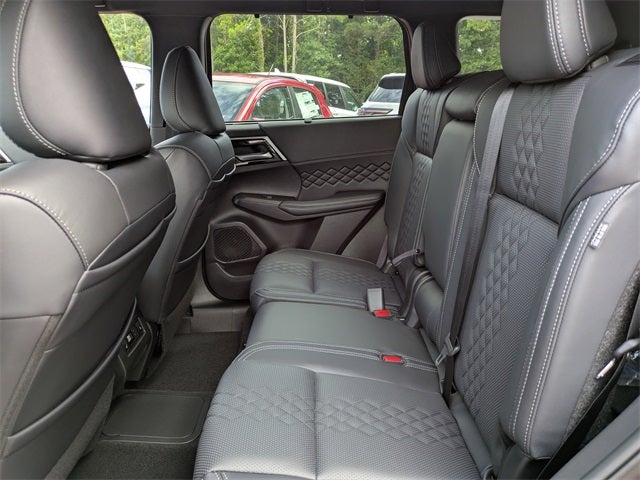 2025 Mitsubishi Outlander PHEV Base