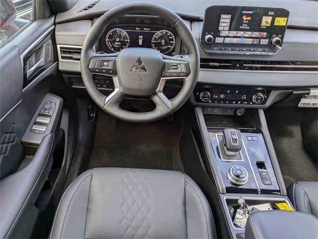 2025 Mitsubishi Outlander PHEV Base