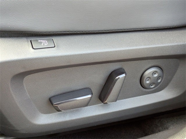 2025 Mitsubishi Outlander PHEV Base