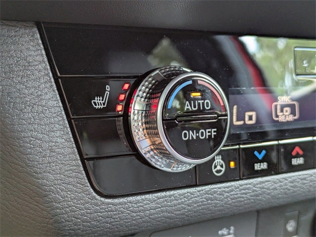 2025 Mitsubishi Outlander PHEV Base