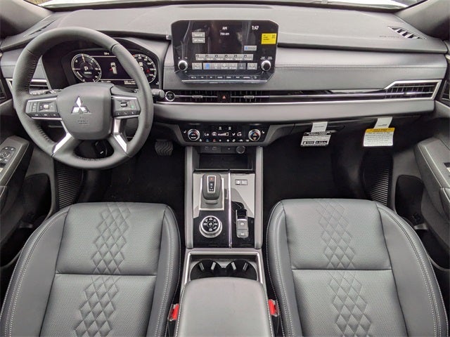 2025 Mitsubishi Outlander PHEV Base