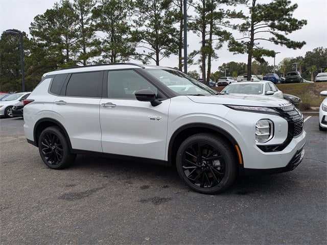 2025 Mitsubishi Outlander PHEV Base