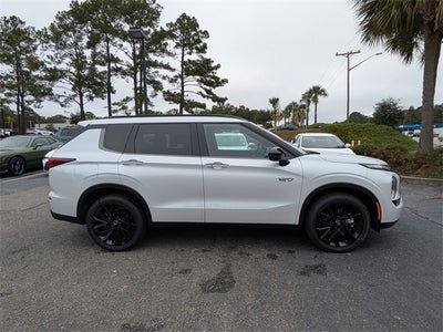 2025 Mitsubishi Outlander PHEV Base