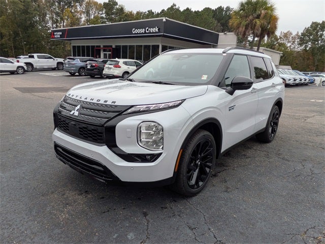 2025 Mitsubishi Outlander PHEV Base