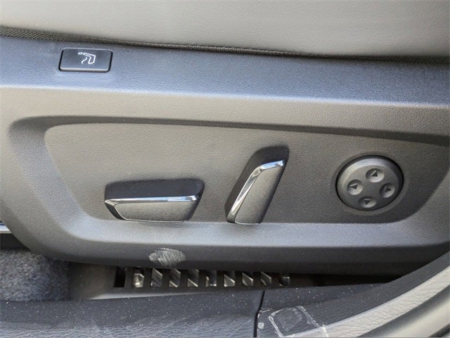 2025 Mitsubishi Outlander PHEV SEL