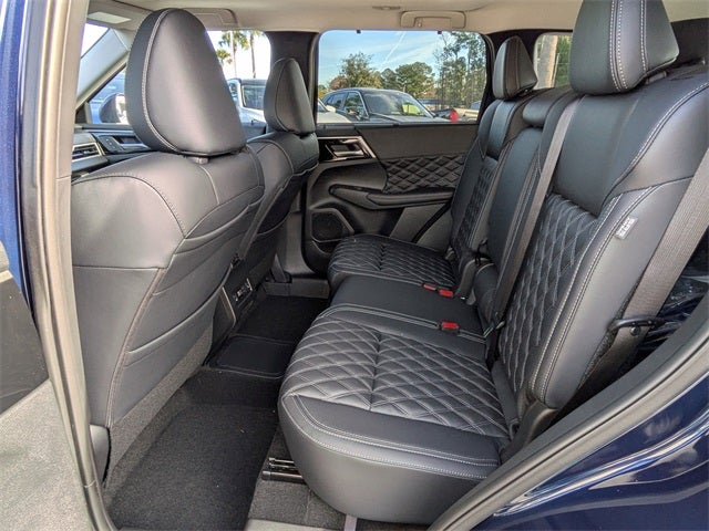 2025 Mitsubishi Outlander PHEV Base