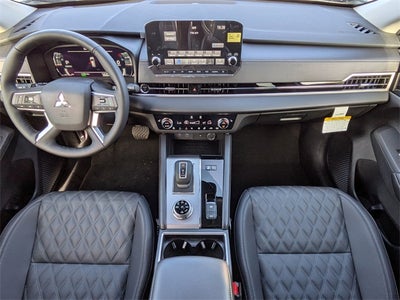 2025 Mitsubishi Outlander PHEV Base