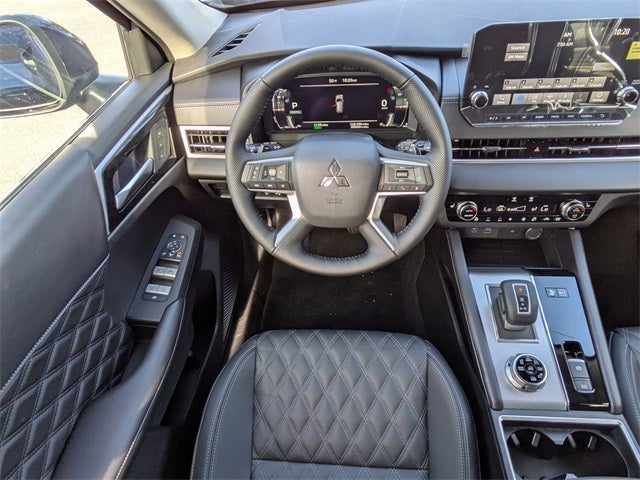 2025 Mitsubishi Outlander PHEV Base