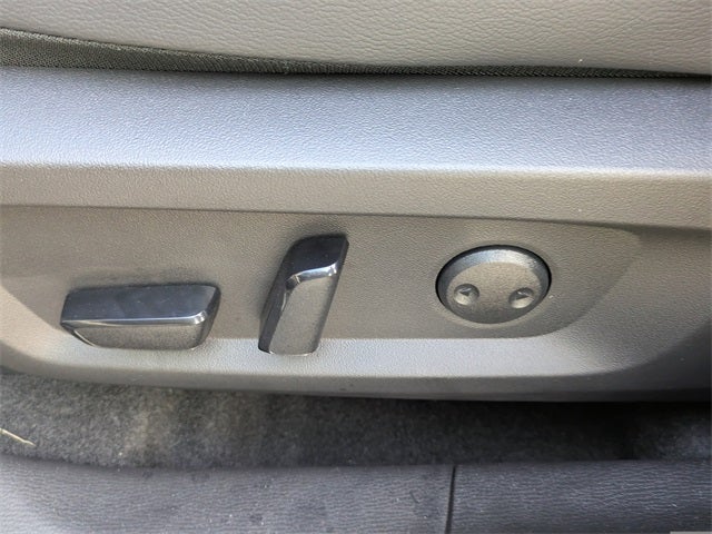 2025 Mitsubishi Outlander PHEV Base