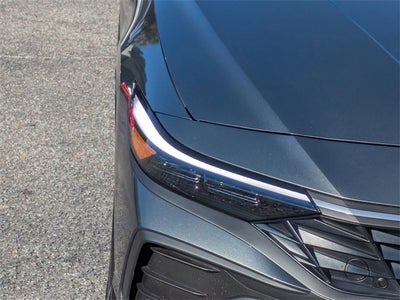 2025 Hyundai Elantra SE