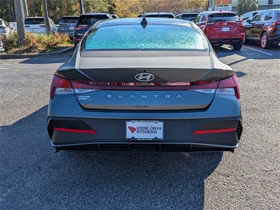 2025 Hyundai Elantra SE