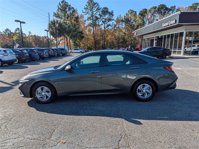2025 Hyundai Elantra SE