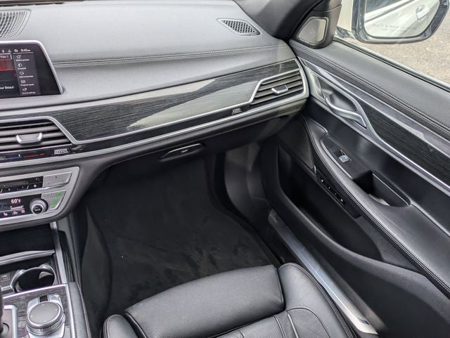 2020 BMW 7 Series 740i