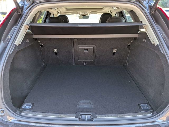 2024 Volvo XC60 B5 Plus Dark Theme