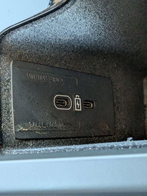 2024 Volvo XC60 B5 Plus Dark Theme