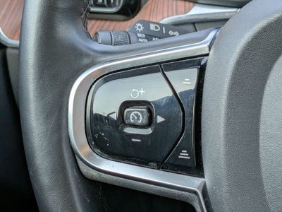 2024 Volvo XC60 B5 Plus Dark Theme