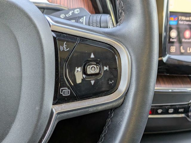 2024 Volvo XC60 B5 Plus Dark Theme